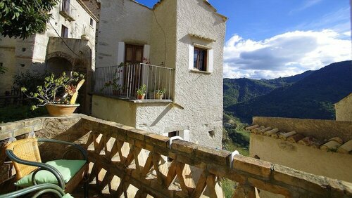 Гостиница EcoBelmonte Albergo Diffuso в Калабрии