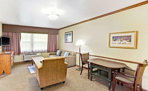 Гостиница Baymont Inn & x26; Suites Provo River в Прово