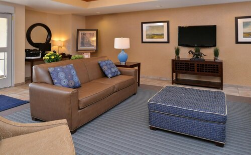 Гостиница Candlewood Suites Williston, an Ihg Hotel в Уиллистоне