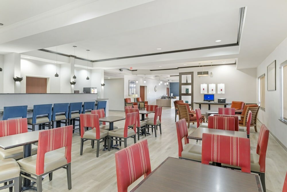 Фото Comfort Suites Pecos