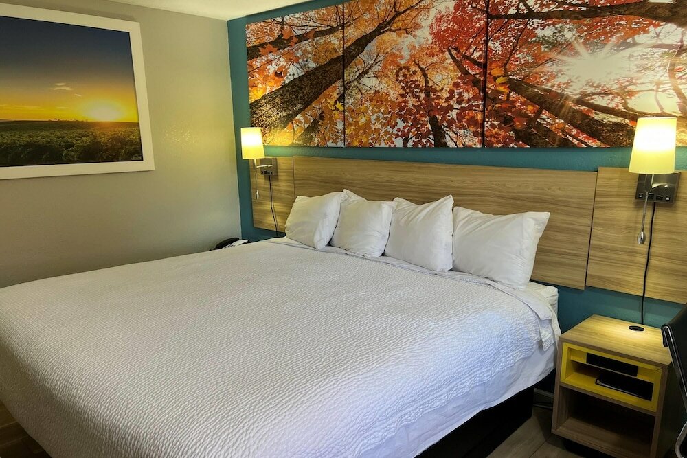 Фото Days Inn by Wyndham Warrensburg