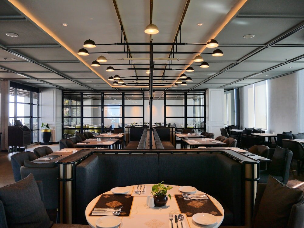 Фото Movenpick Surabaya City