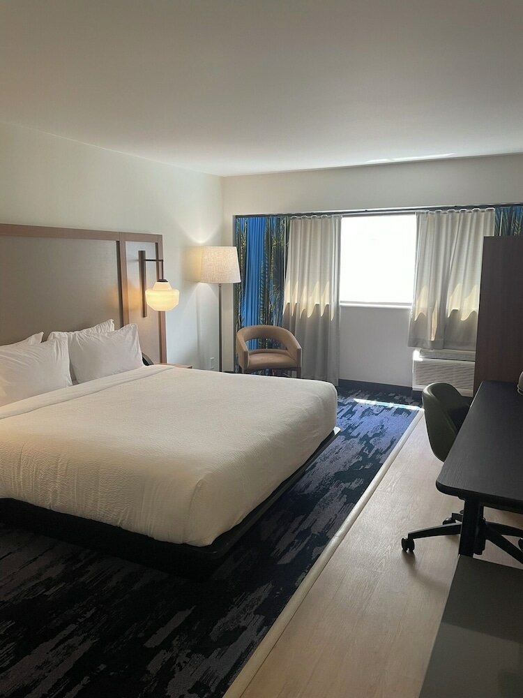 Фото Comfort Inn Downtown Charleston