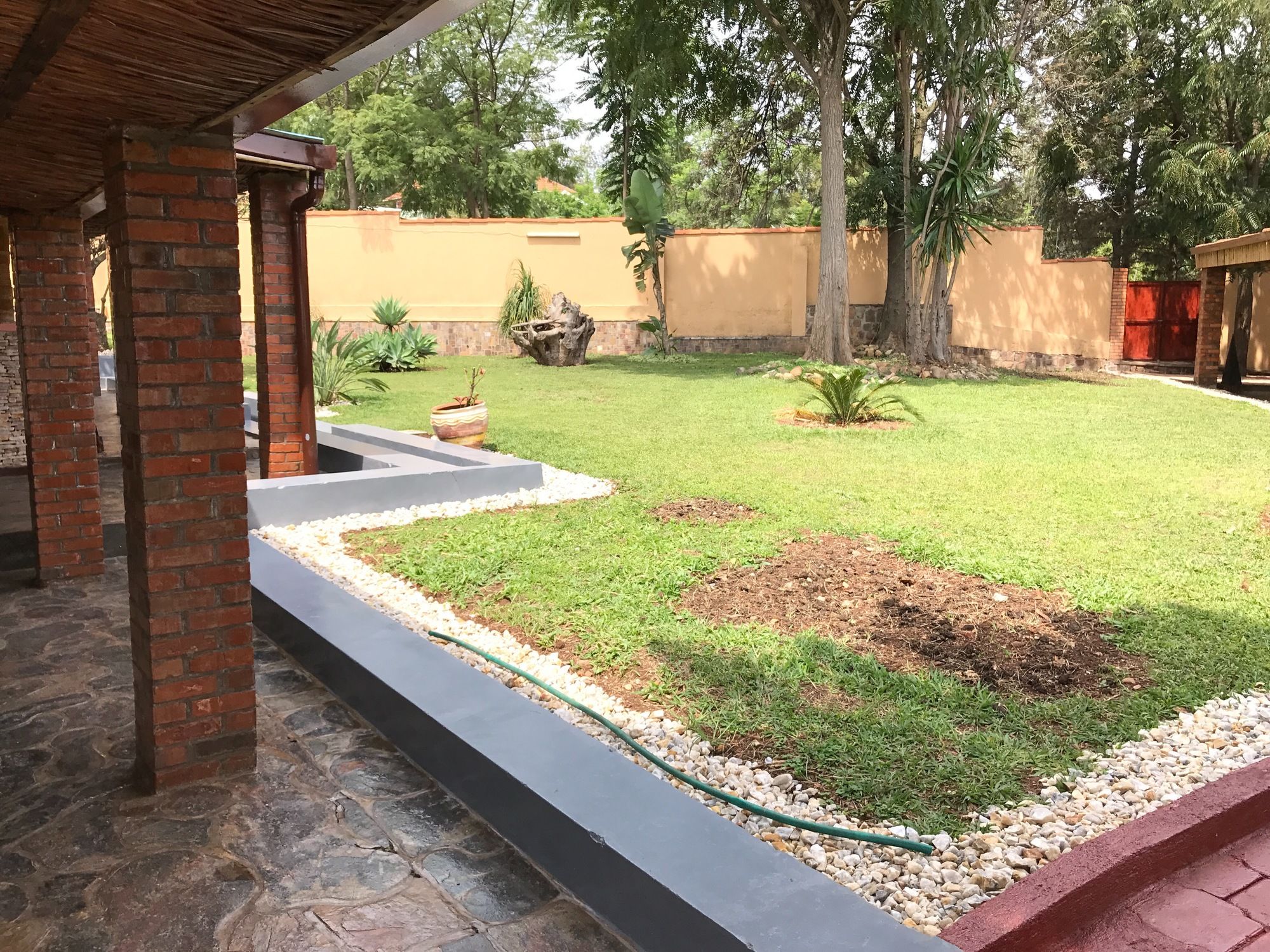 Фото Inside Afrika Boutique Hotel