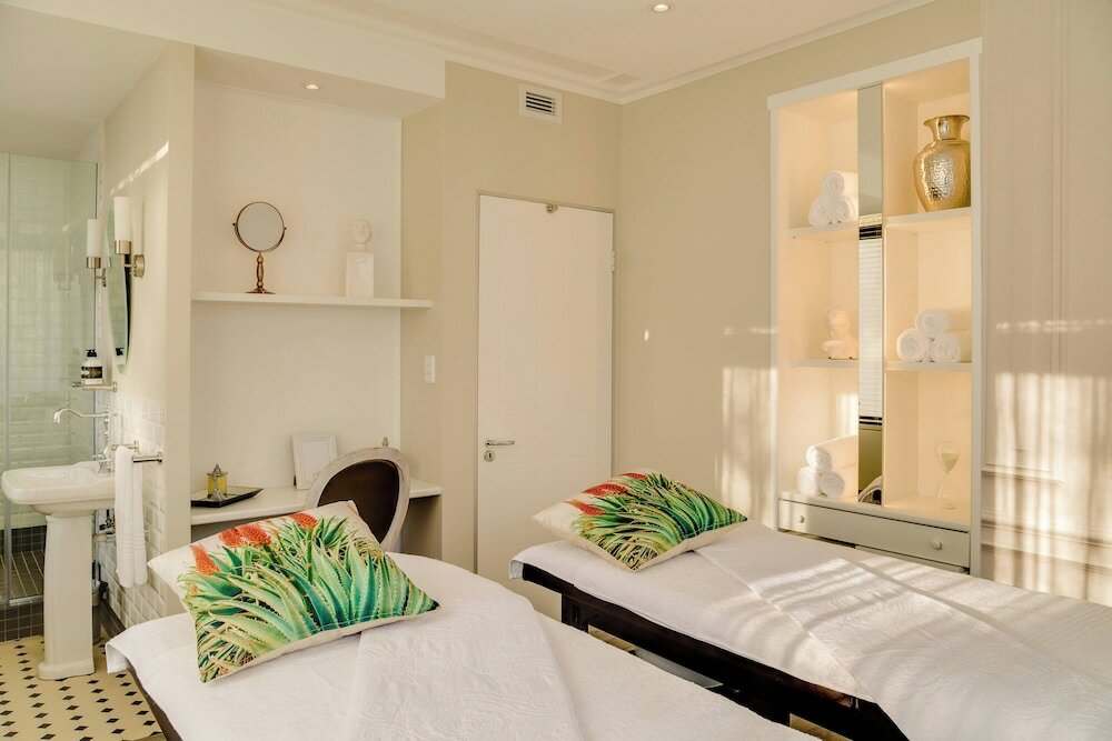 Фото Protea Hotel Cape Town Waterfront Breakwater Lodge