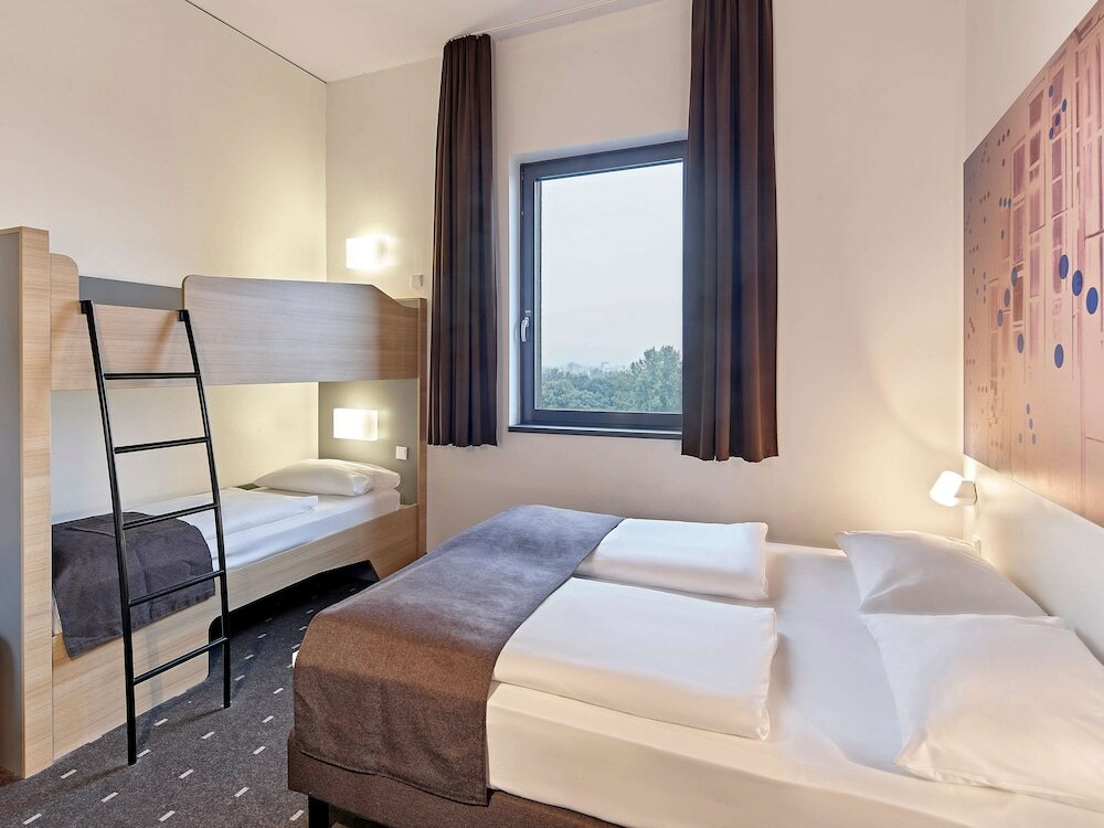 Фото B&b Hotel Köln-Troisdorf
