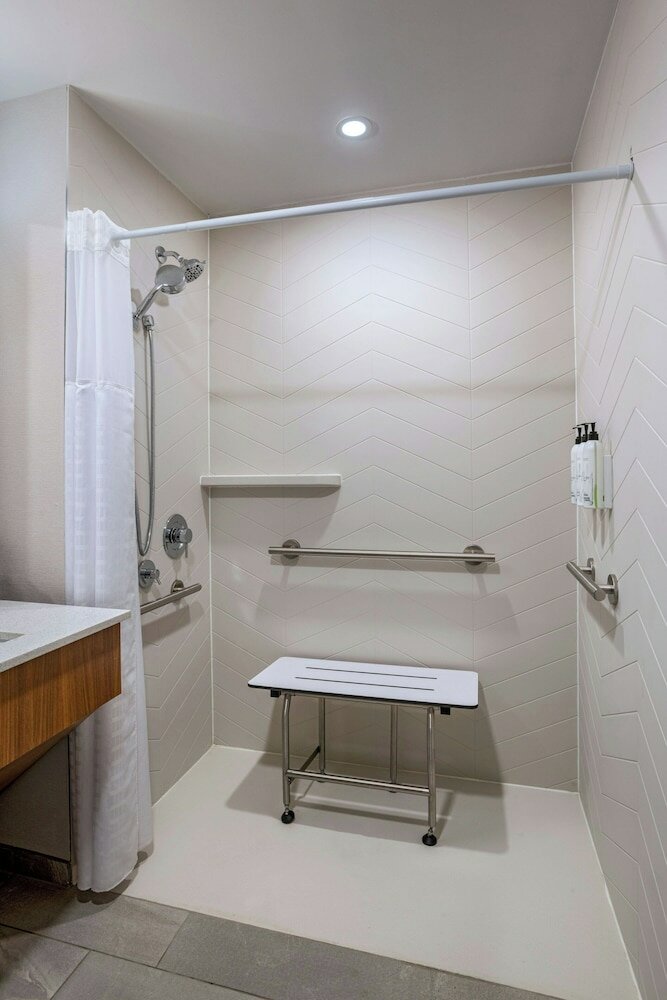 Фото Fairfield Inn by Marriott Medford Long Island