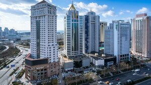 Гостиница Holiday Inn Express Qingdao City Center