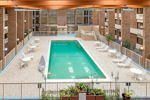 Гостиница MainStay Suites Lansing West в Лансинге