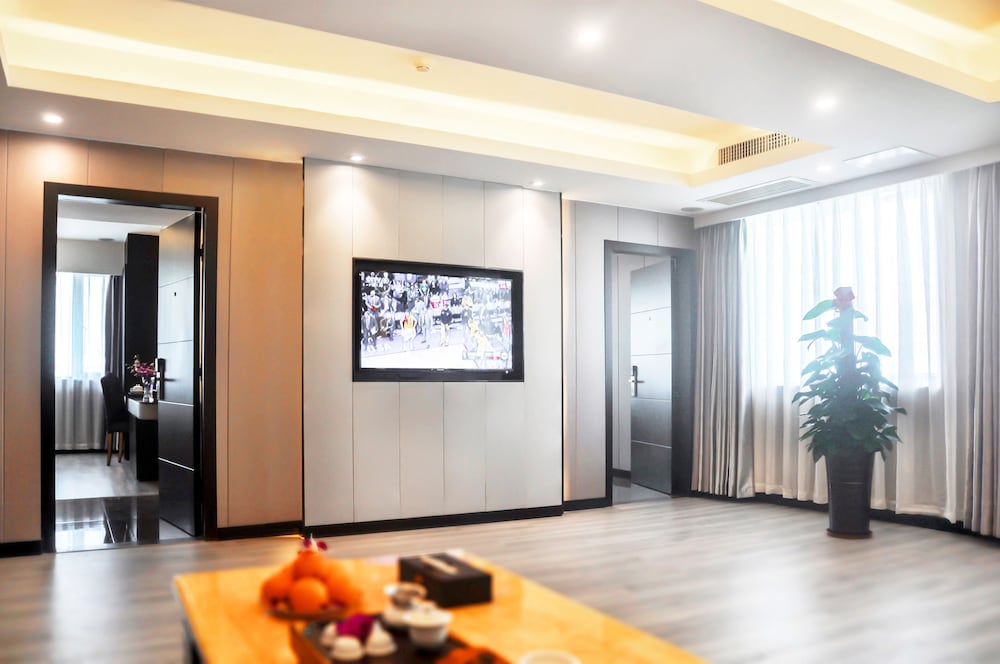 Фото Xiamen Hooray Hotel