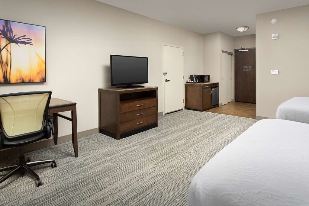 Фото Hilton Garden Inn Charlotte Airport