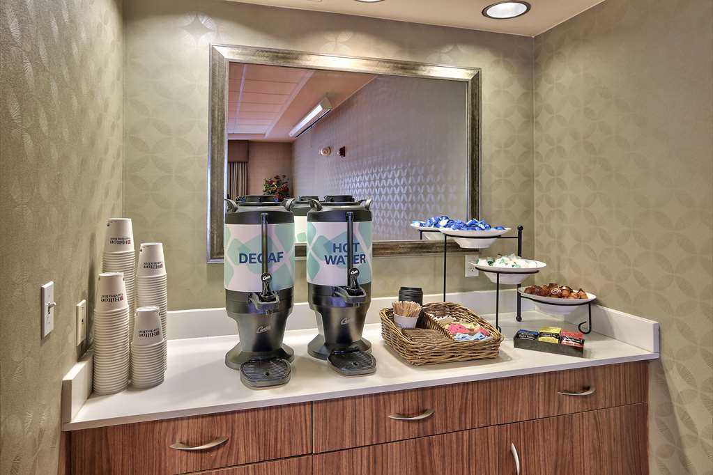 Фото Hilton Garden Inn Albuquerque/Journal Center