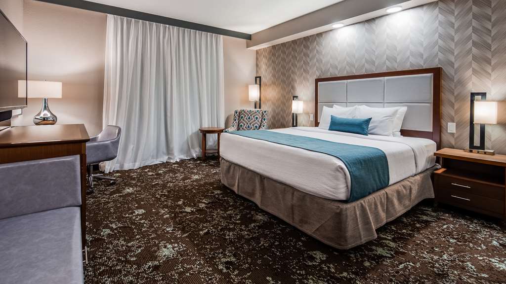 Фото Best Western Premier Ankeny Hotel