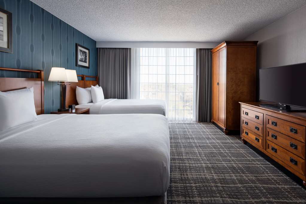 Фото Embassy Suites by Hilton Austin Central
