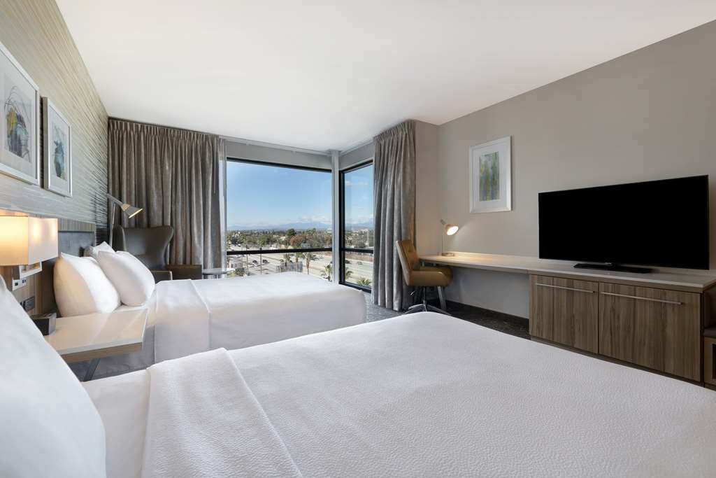 Фото Hilton Garden Inn Anaheim Resort