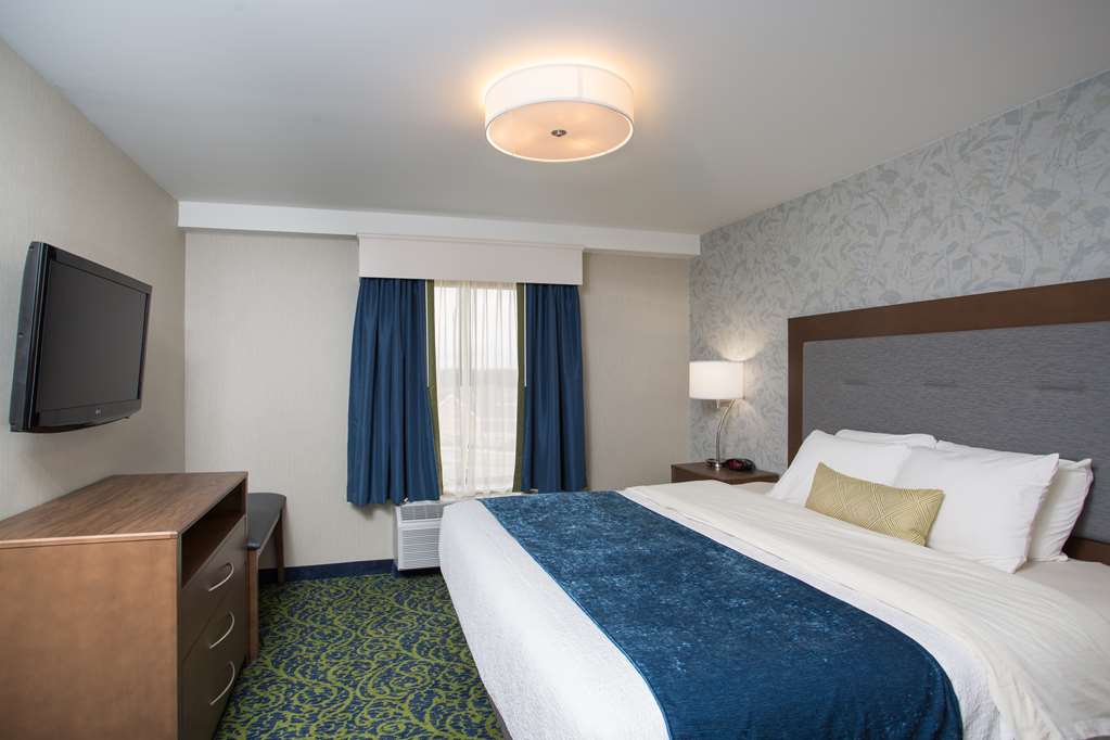Фото Best Western Plus Portsmouth Hotel & Suites
