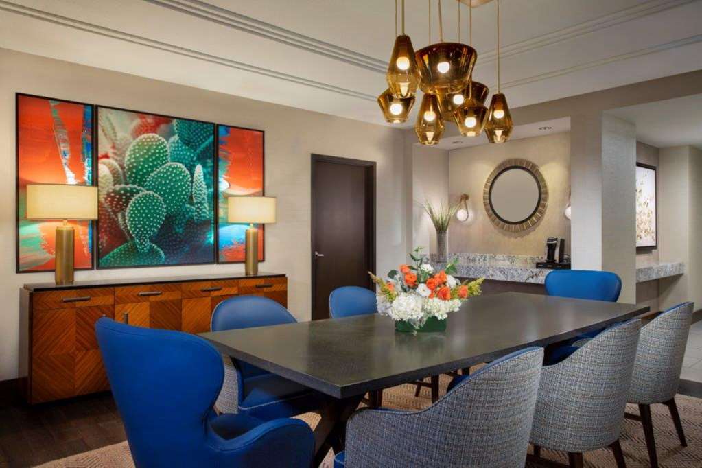 Фото Hilton Austin