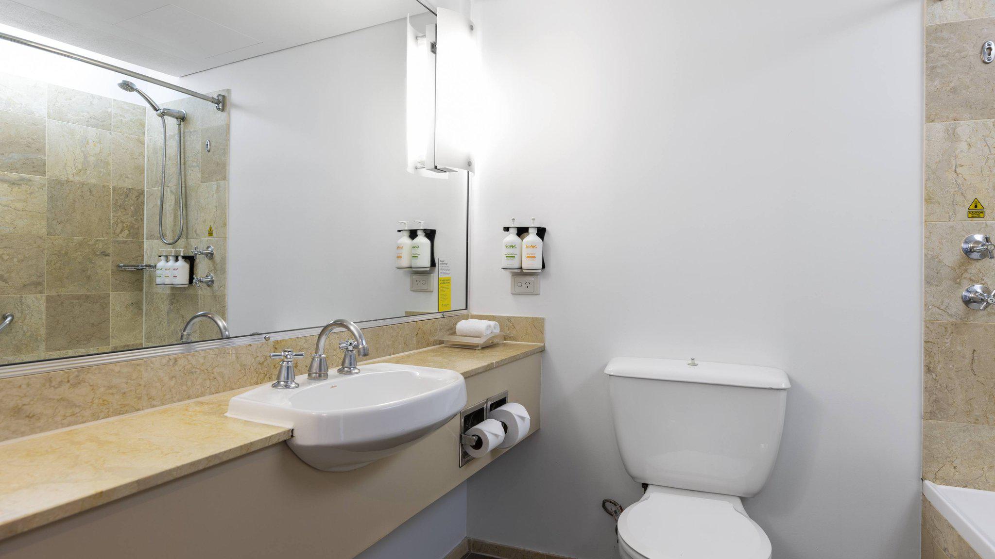 Фото Holiday Inn Sydney Potts Point