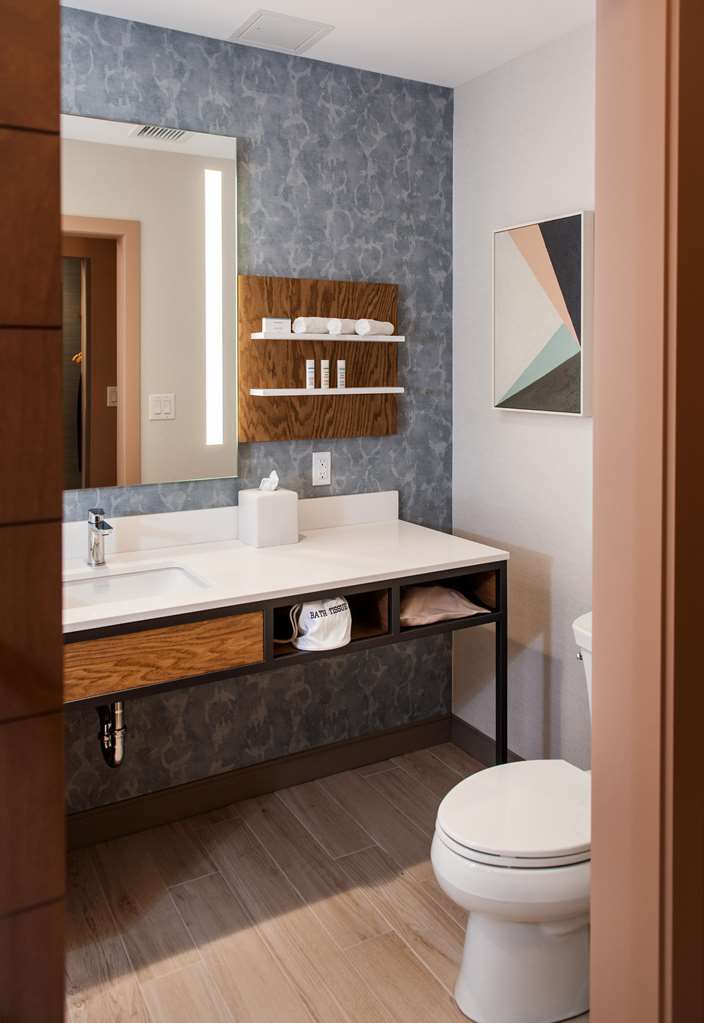 Фото Hilton Garden Inn Moncton Downtown
