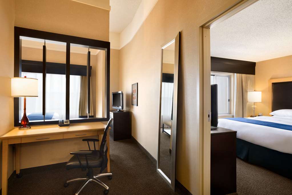 Фото DoubleTree by Hilton Hotel Oklahoma City Airport