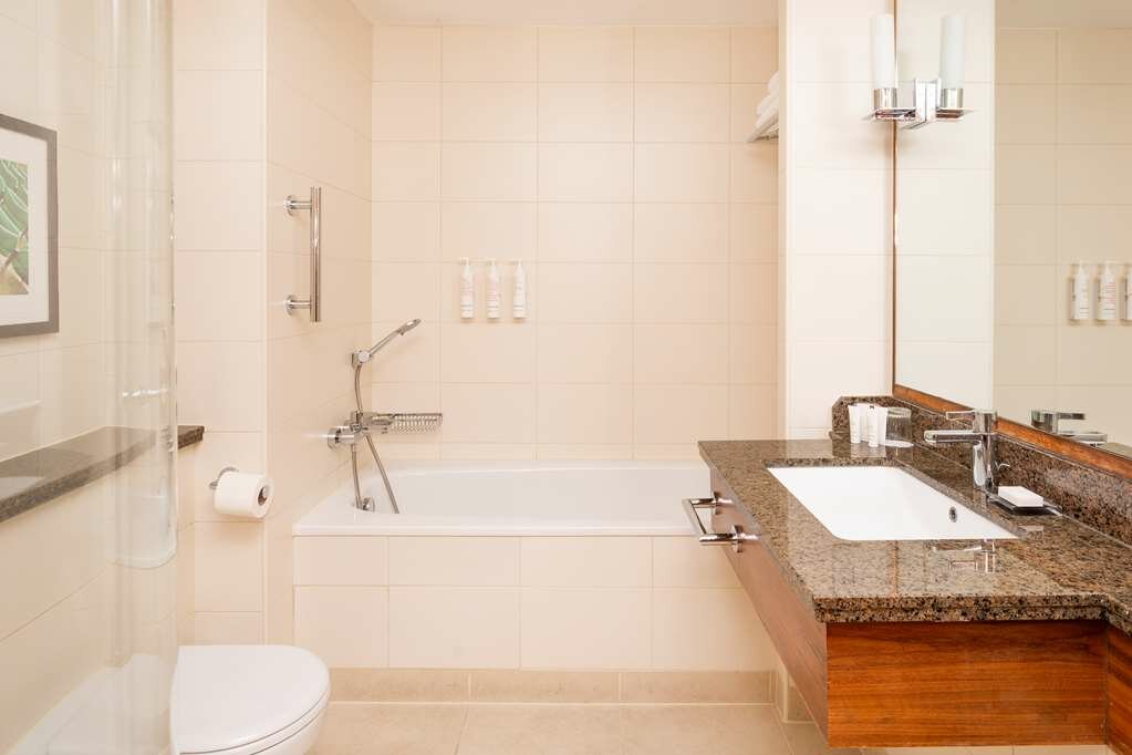 Фото Radisson RED London Twickenham