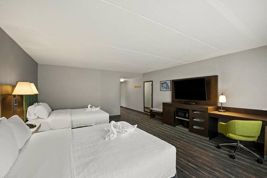 Фото Hampton Inn & Suites Poughkeepsie