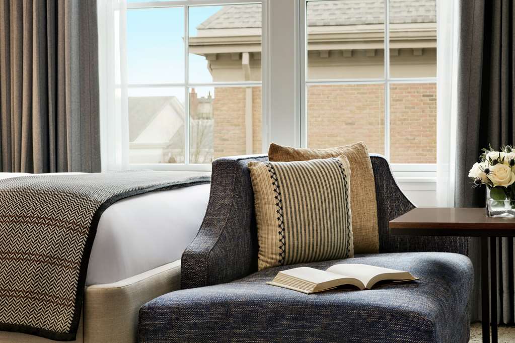 Фото The Harpeth Franklin Downtown, Curio Collection by Hilton