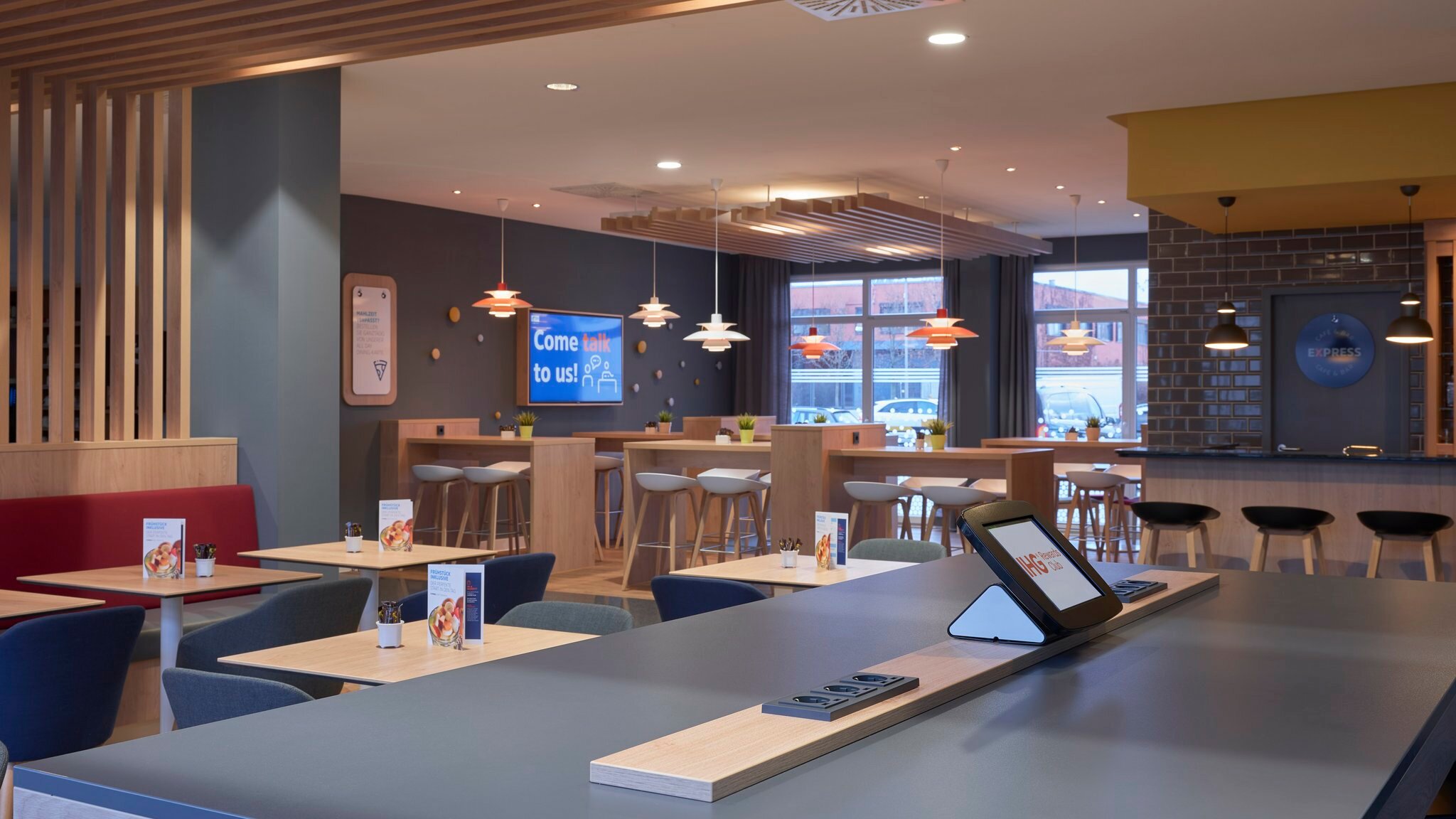 Фото Holiday Inn Express Frankfurt Messe