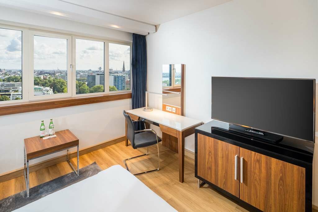 Фото Radisson Blu Hotel, Hamburg