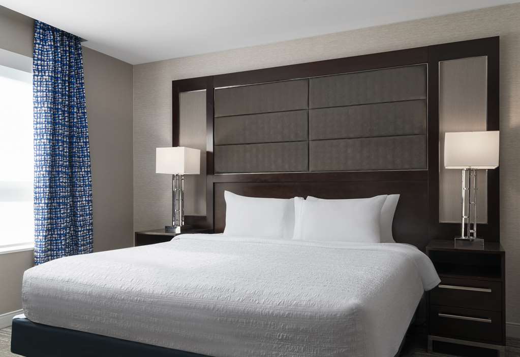 Фото Hampton Inn & Suites Worcester