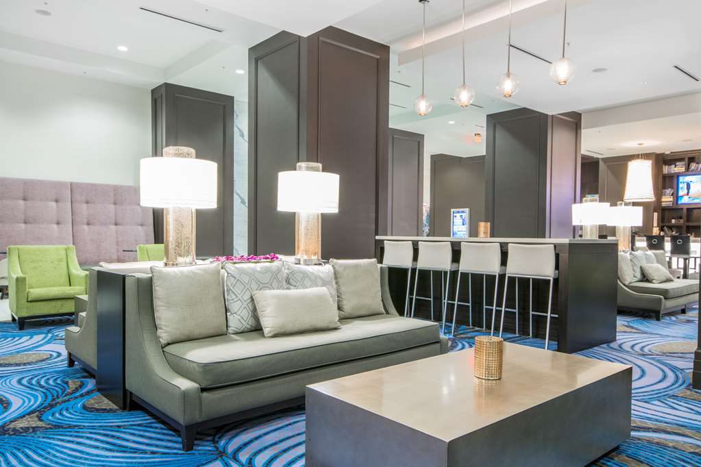 Фото Embassy Suites Louisville Downtown