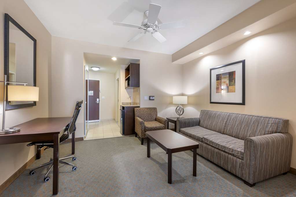 Фото Best Western Plus Midland Suites