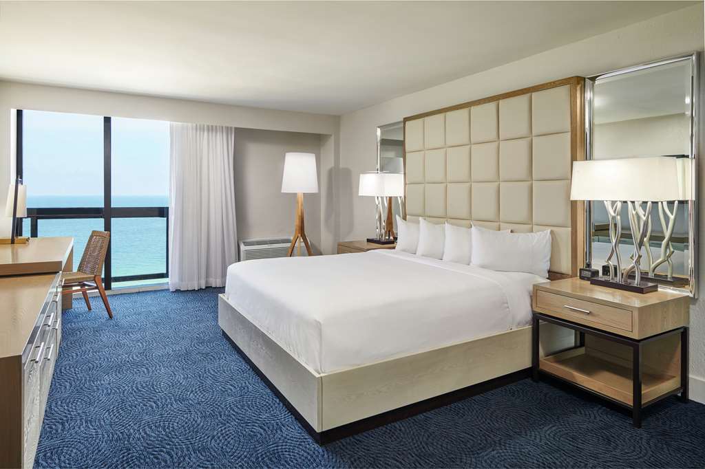 Фото Bahia Mar Ft. Lauderdale Beach- a DoubleTree by Hilton Hotel