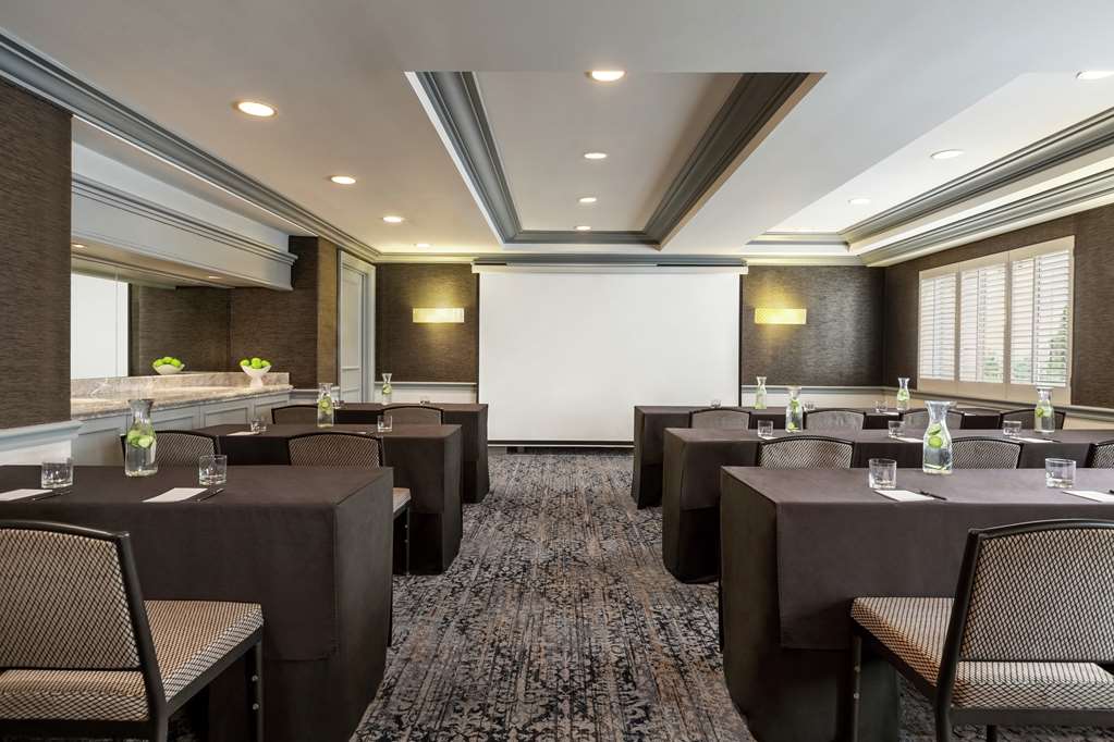 Фото Hilton Checkers