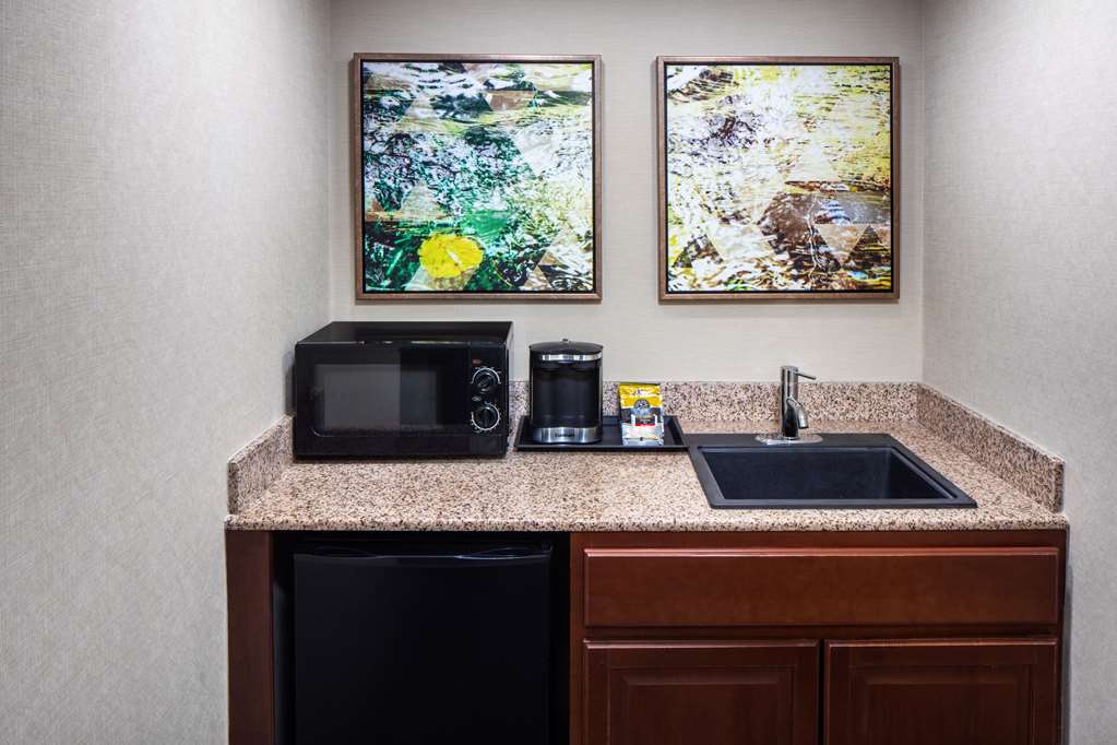 Фото DoubleTree by Hilton Ann Arbor North