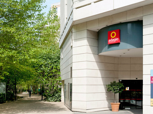 Гостиница Aparthotel Adagio La Défense Kléber в Курбевуа