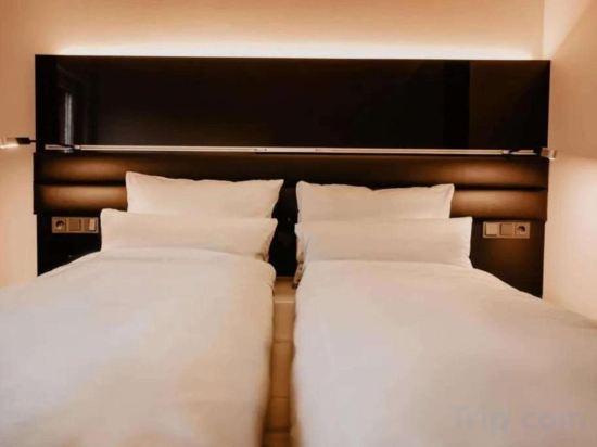 Фото The Bridgge Grand Boutique Hotel