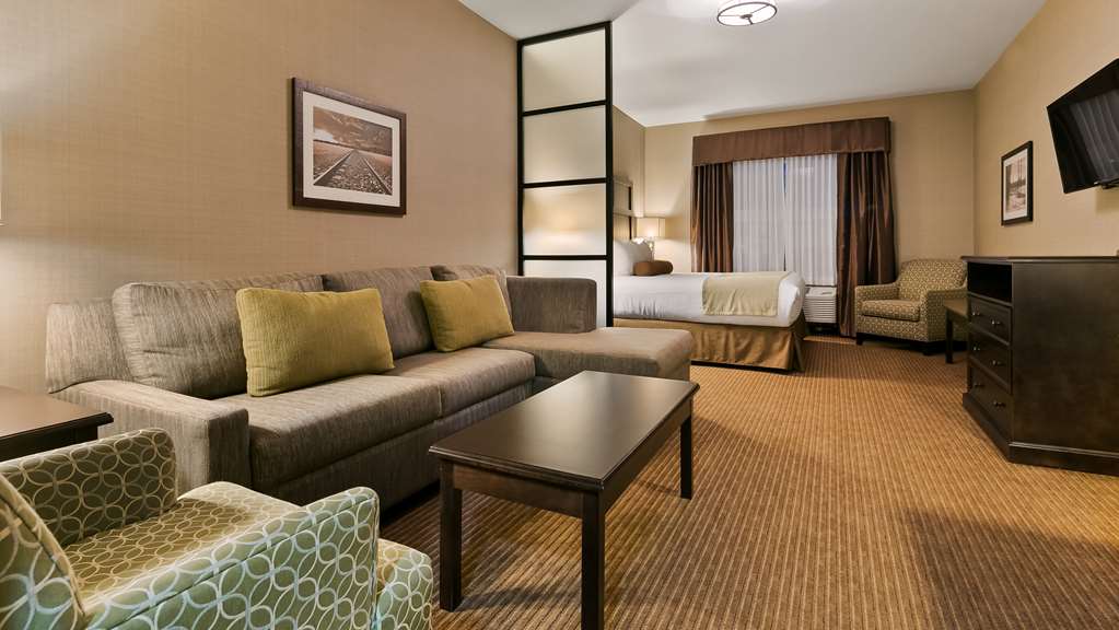 Фото Best Western Plus Okotoks Inn & Suites
