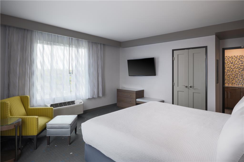 Фото Best Western Premier Hotel at Fisher's Landing