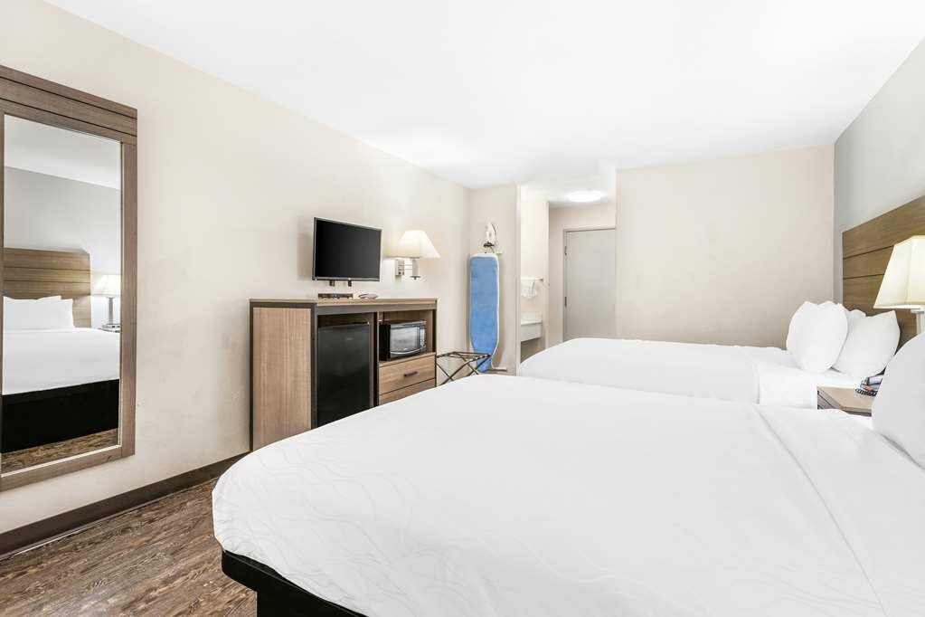 Фото SureStay Hotel by Best Western Albuquerque Midtown