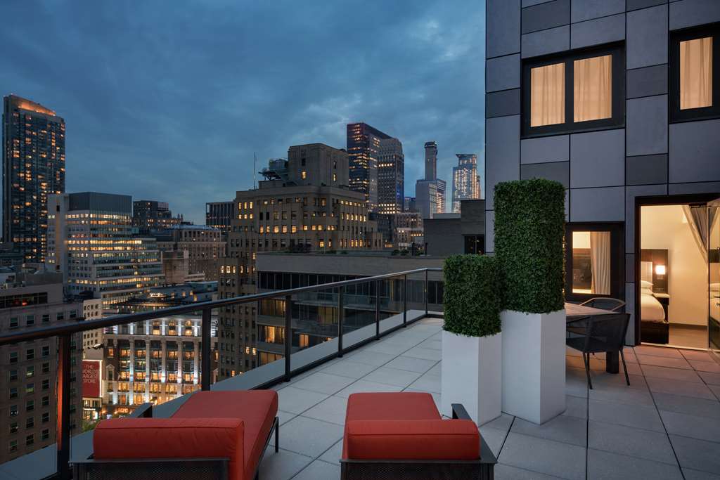 Фото Embassy Suites by Hilton New York Manhattan Times Square