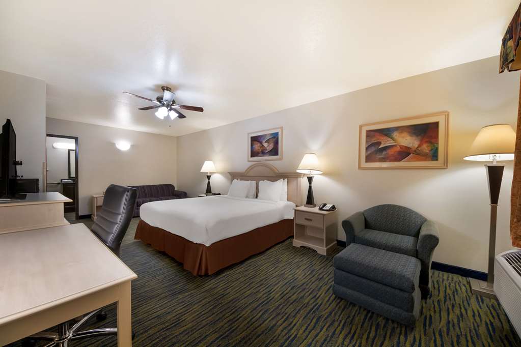 Фото SureStay Hotel by Best Western Falfurrias