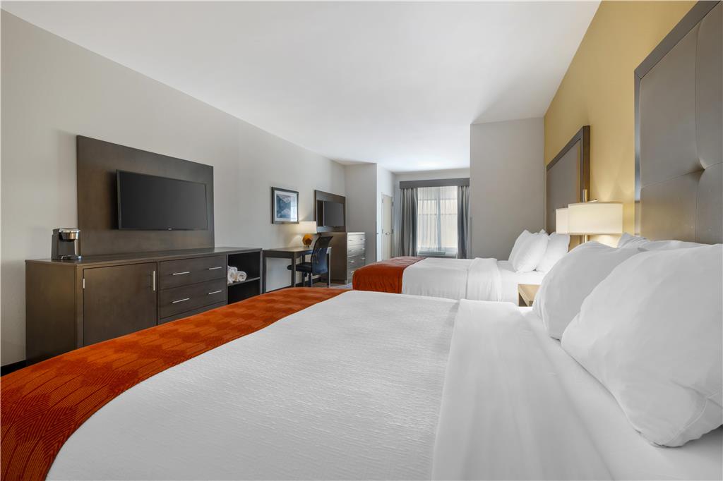 Фото B/w Plus Elizabethtown Inn & Suites