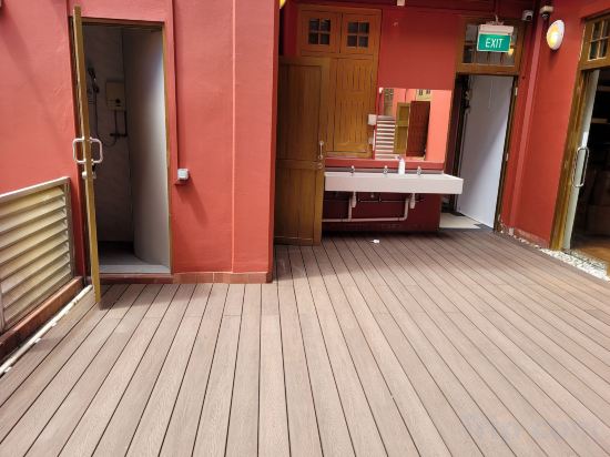 Фото Wink at Upper Cross Street