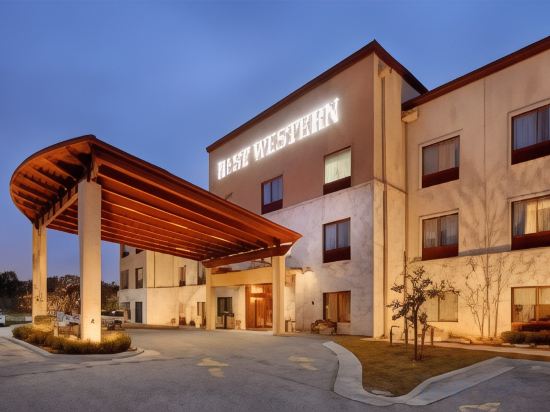Фото Best Western Plus Austin Airport Inn & Suites