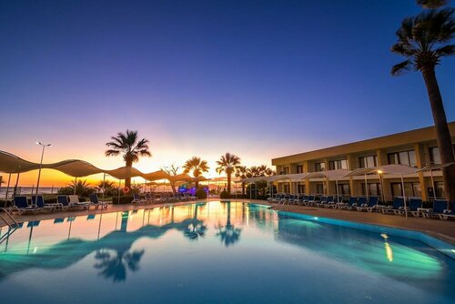 Гостиница Royal Beach Club в Мендересе