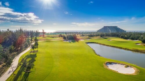 Гостиница Vinpearl Resort & Golf Nam Hoi An в Провинции Куангнам