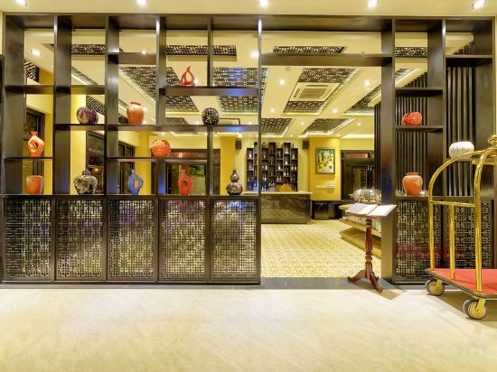 Фото Royal Riverside Hoi An Hotel