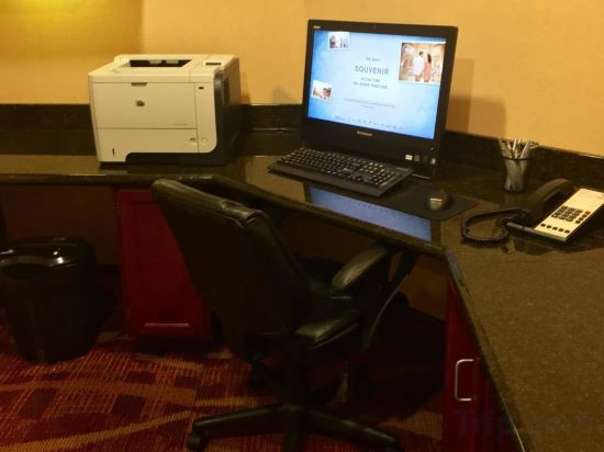 Фото Hampton Inn Hays-North of i 70