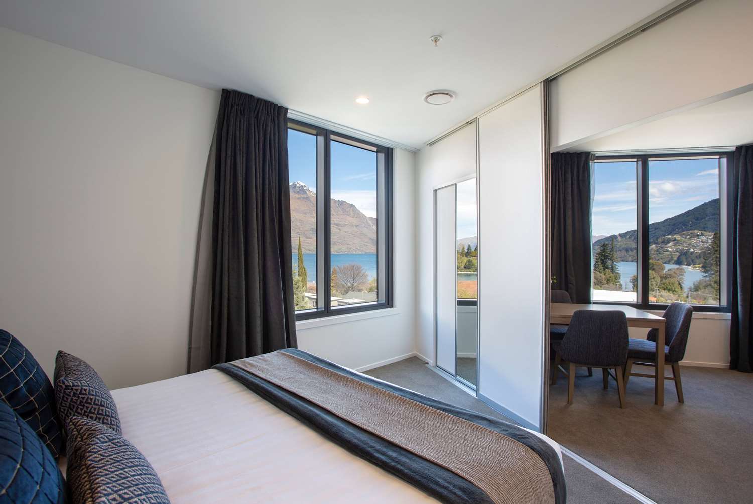 Фото Ramada Queenstown Central